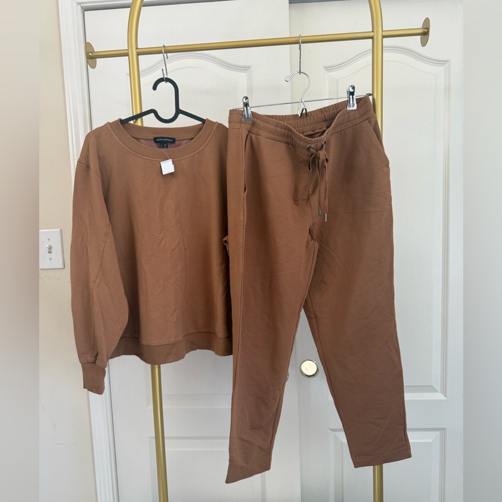 Banana Republic Brown Caramel Lounging set for Women